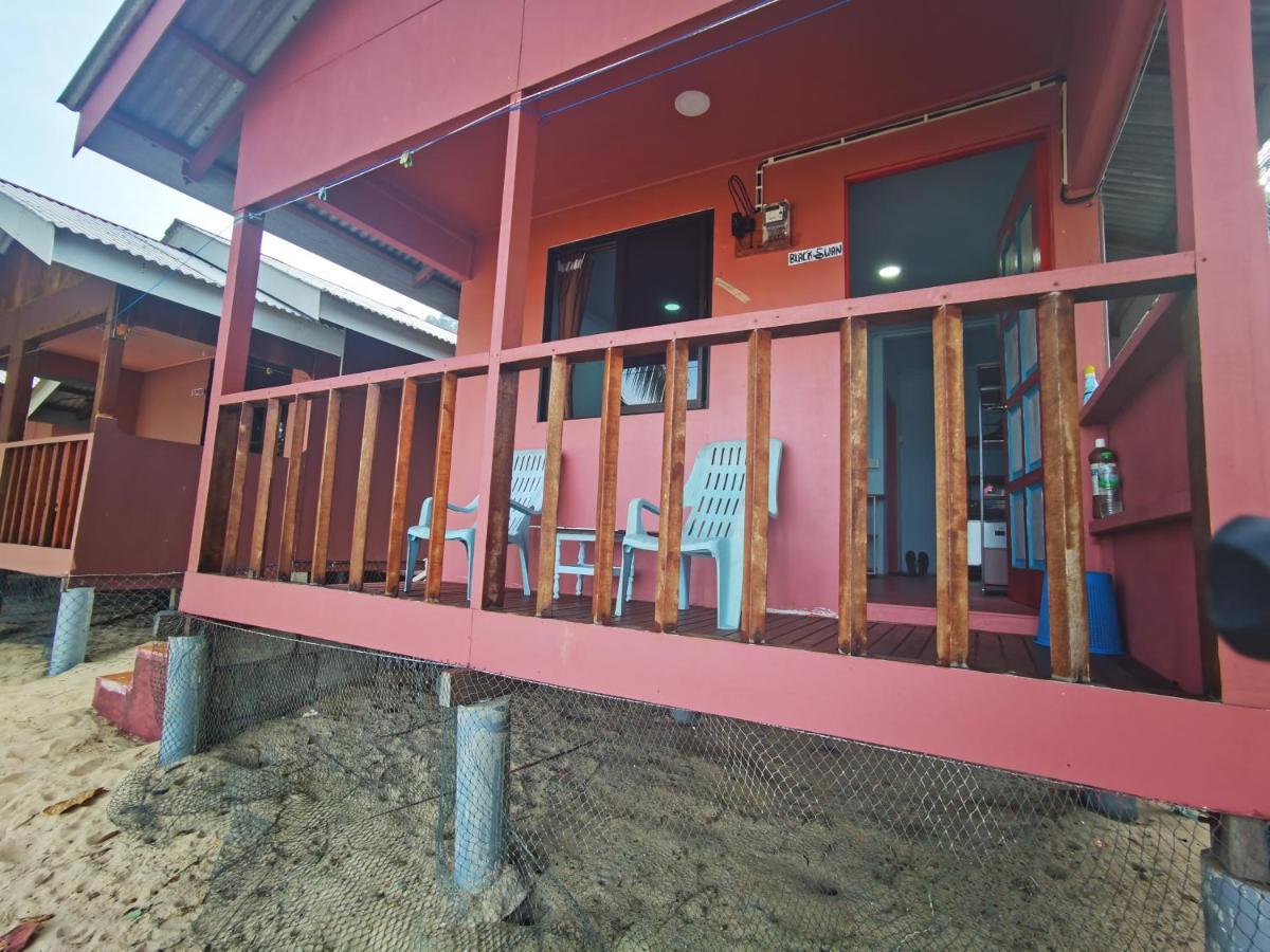 Permata Beach Chalet Kampong Juara Exterior photo